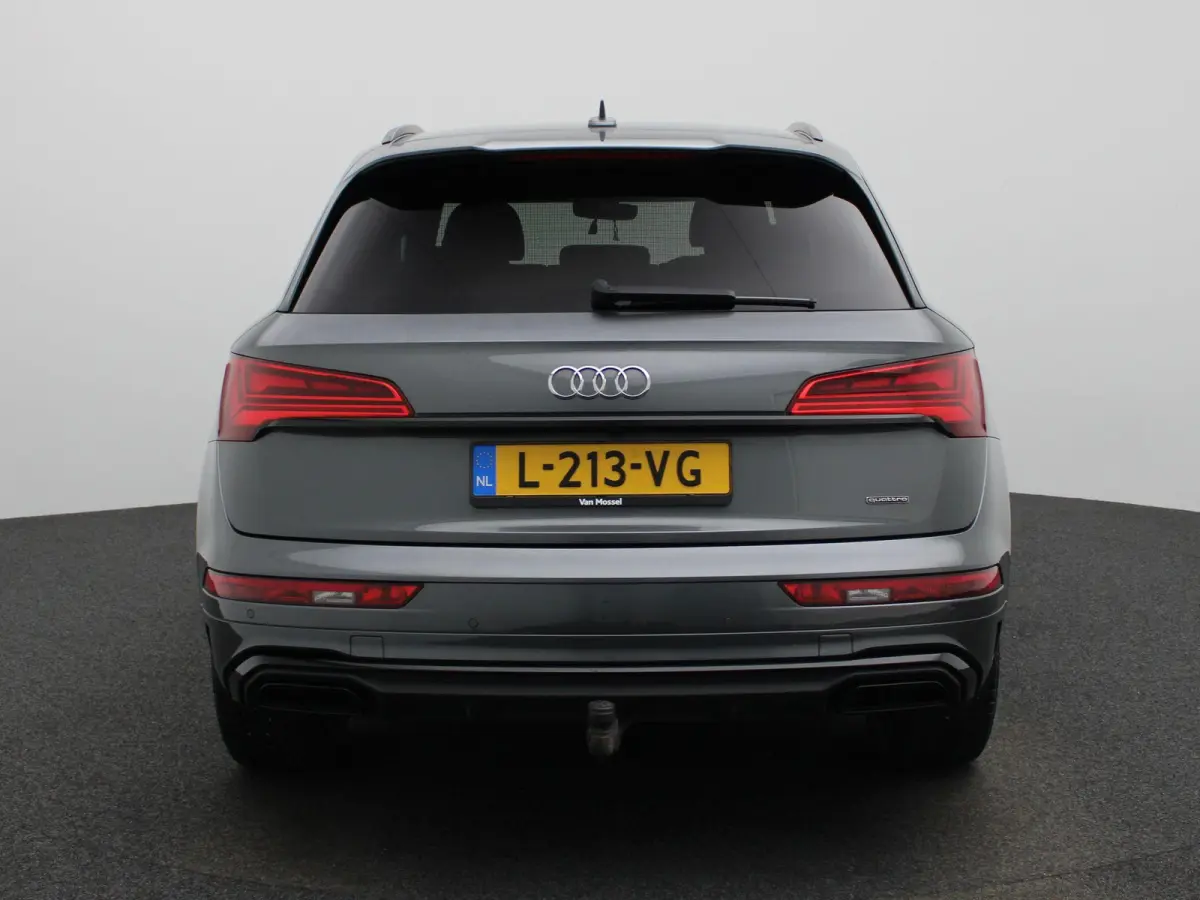 50 TFSI e S edition | S-line | Vlak Stuur | Automaat | LMV | Half Leder | Camera | Trekhaak | Virtual cockpit | Climate control | Stoel verwarming | Navigatie | DAB |