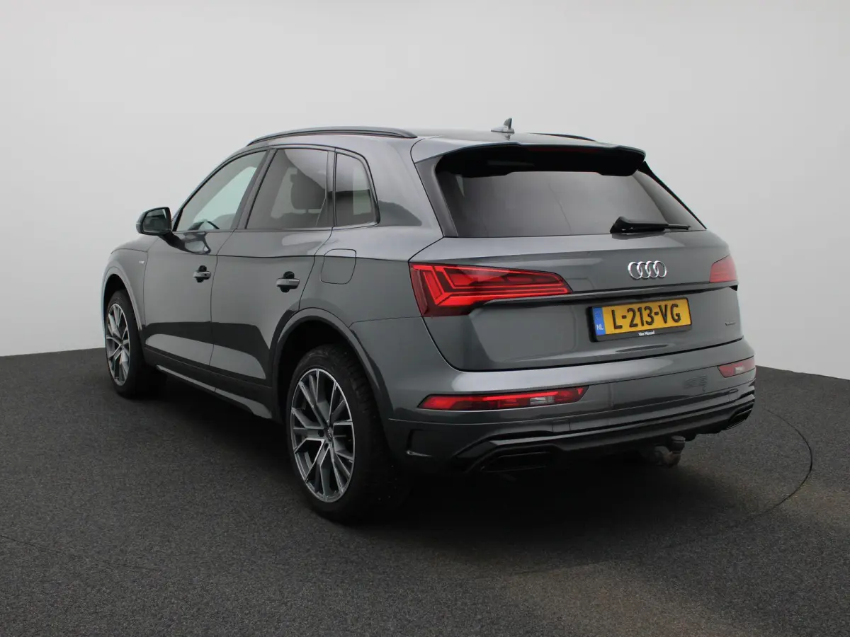 50 TFSI e S edition | S-line | Vlak Stuur | Automaat | LMV | Half Leder | Camera | Trekhaak | Virtual cockpit | Climate control | Stoel verwarming | Navigatie | DAB |