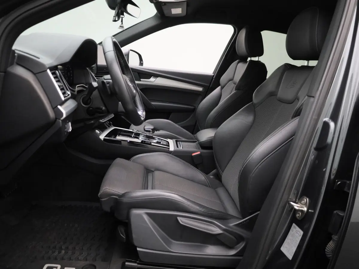 50 TFSI e S edition | S-line | Vlak Stuur | Automaat | LMV | Half Leder | Camera | Trekhaak | Virtual cockpit | Climate control | Stoel verwarming | Navigatie | DAB |