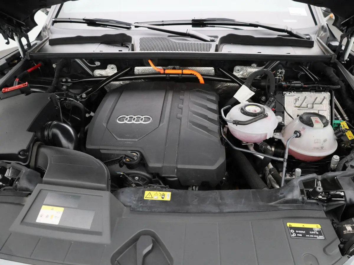 50 TFSI e S edition | S-line | Vlak Stuur | Automaat | LMV | Half Leder | Camera | Trekhaak | Virtual cockpit | Climate control | Stoel verwarming | Navigatie | DAB |