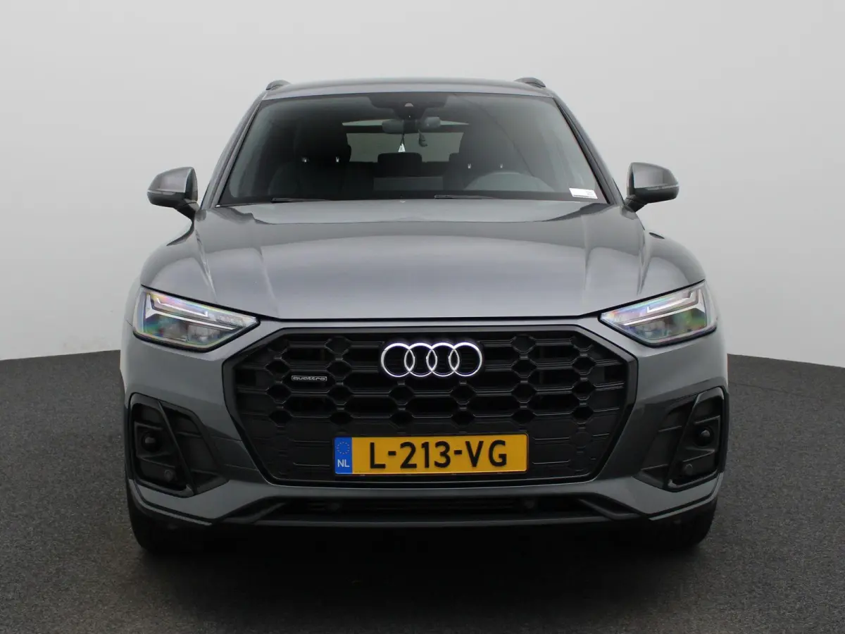 50 TFSI e S edition | S-line | Vlak Stuur | Automaat | LMV | Half Leder | Camera | Trekhaak | Virtual cockpit | Climate control | Stoel verwarming | Navigatie | DAB |