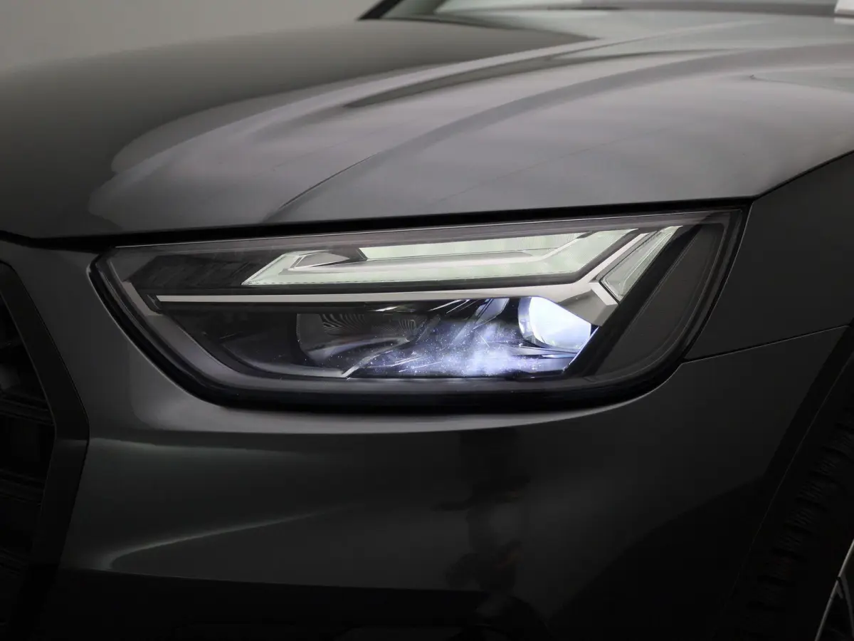 50 TFSI e S edition | S-line | Vlak Stuur | Automaat | LMV | Half Leder | Camera | Trekhaak | Virtual cockpit | Climate control | Stoel verwarming | Navigatie | DAB |