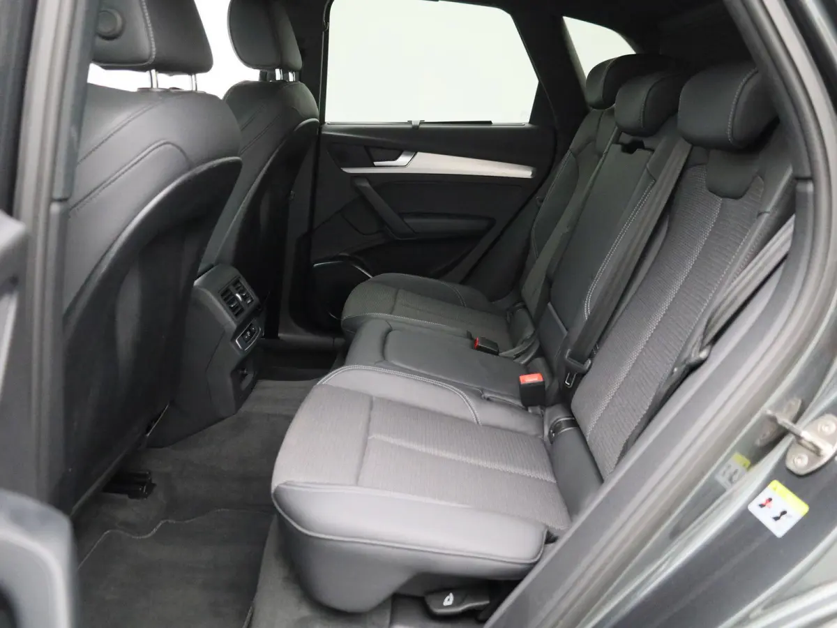 50 TFSI e S edition | S-line | Vlak Stuur | Automaat | LMV | Half Leder | Camera | Trekhaak | Virtual cockpit | Climate control | Stoel verwarming | Navigatie | DAB |