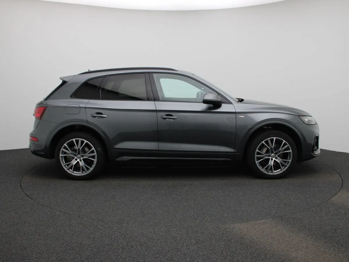 50 TFSI e S edition | S-line | Vlak Stuur | Automaat | LMV | Half Leder | Camera | Trekhaak | Virtual cockpit | Climate control | Stoel verwarming | Navigatie | DAB |
