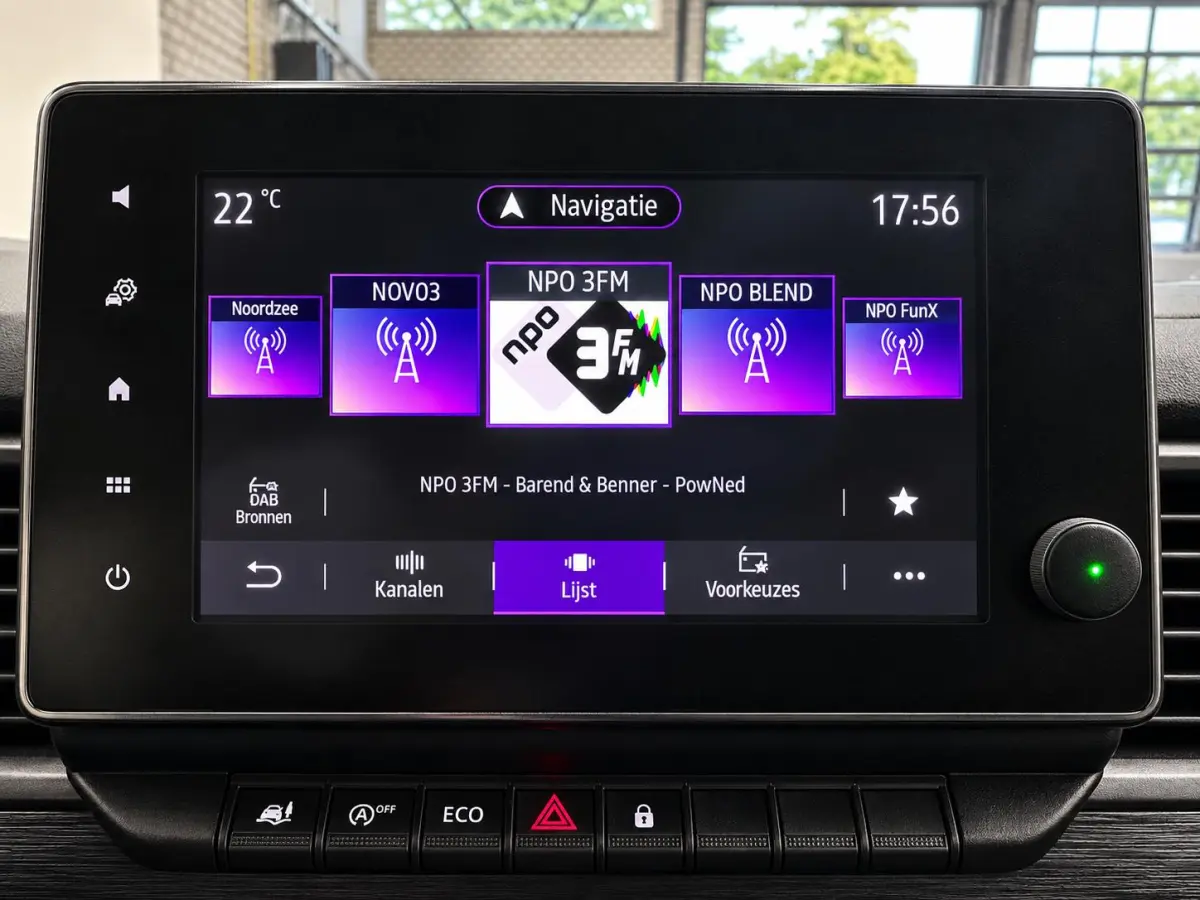 2.0 dCi 130 T30 L2H1 Comfort Dubbele Cabine Keyless Entry Trekhaak Camera LED Koplampen Navigatie Cruise Control Parkeersensoren rondom