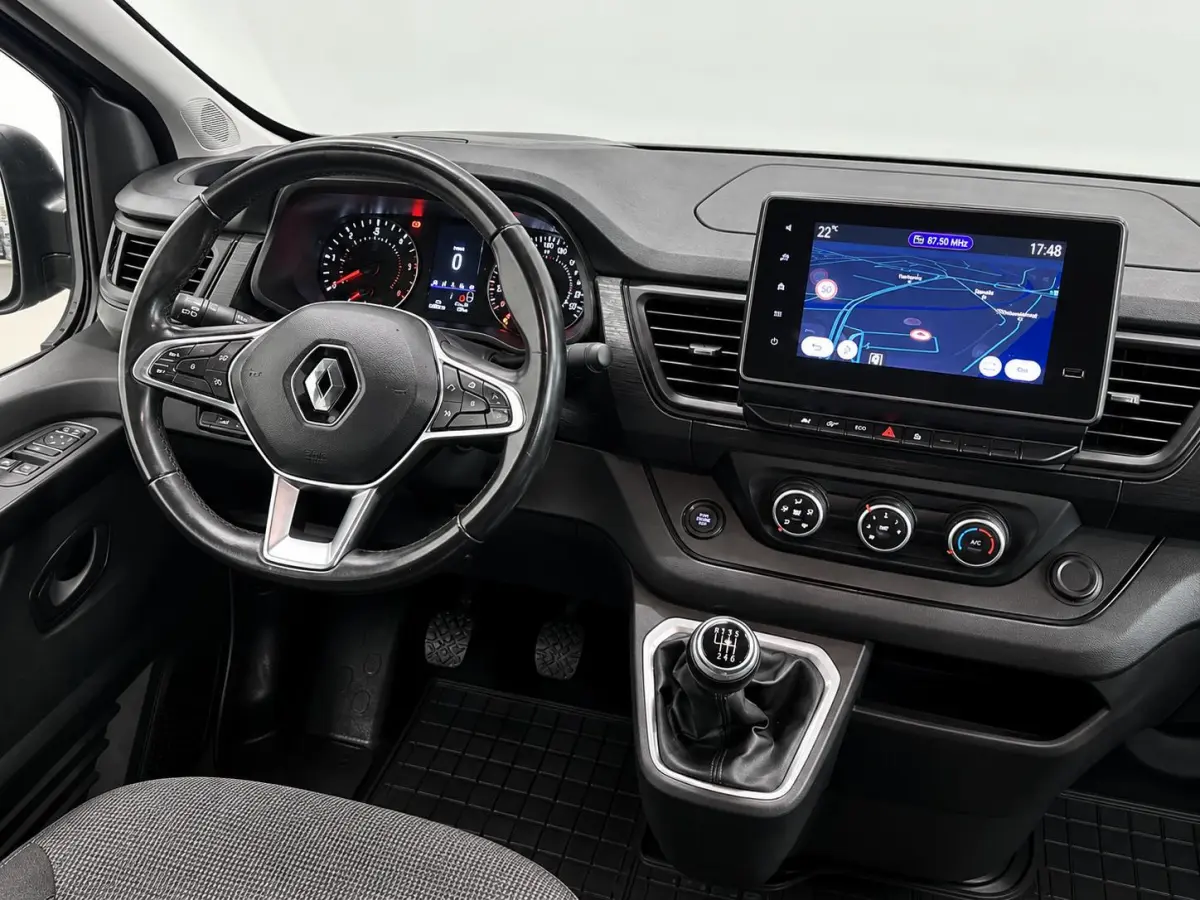 2.0 dCi 130 T30 L2H1 Comfort Dubbele Cabine Keyless Entry Trekhaak Camera LED Koplampen Navigatie Cruise Control Parkeersensoren rondom
