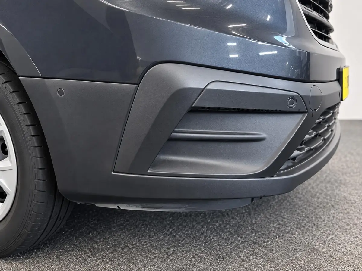 2.0 dCi 130 T30 L2H1 Comfort Dubbele Cabine Keyless Entry Trekhaak Camera LED Koplampen Navigatie Cruise Control Parkeersensoren rondom
