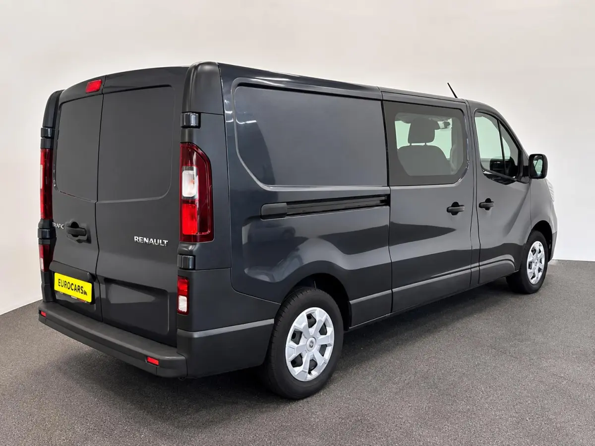2.0 dCi 130 T30 L2H1 Comfort Dubbele Cabine Keyless Entry Trekhaak Camera LED Koplampen Navigatie Cruise Control Parkeersensoren rondom