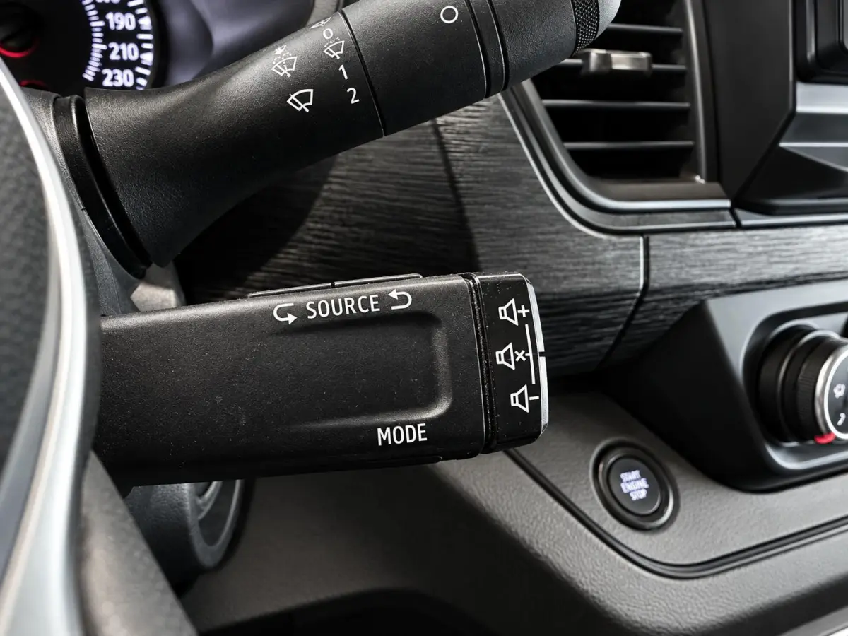2.0 dCi 130 T30 L2H1 Comfort Dubbele Cabine Keyless Entry Trekhaak Camera LED Koplampen Navigatie Cruise Control Parkeersensoren rondom