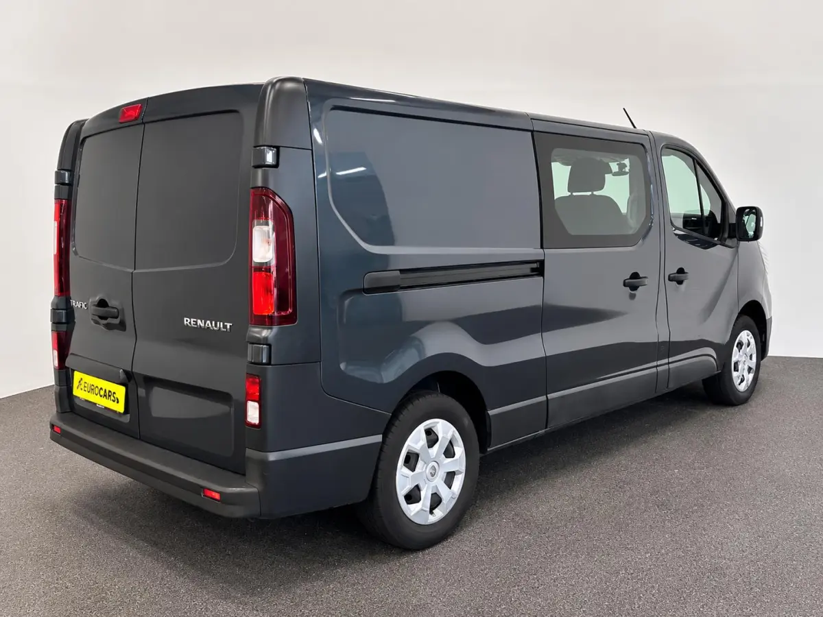 2.0 dCi 130 T30 L2H1 Comfort Dubbele Cabine Keyless Entry Trekhaak Camera LED Koplampen Navigatie Cruise Control Parkeersensoren rondom
