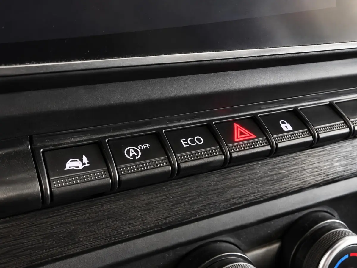 2.0 dCi 130 T30 L2H1 Comfort Dubbele Cabine Keyless Entry Trekhaak Camera LED Koplampen Navigatie Cruise Control Parkeersensoren rondom