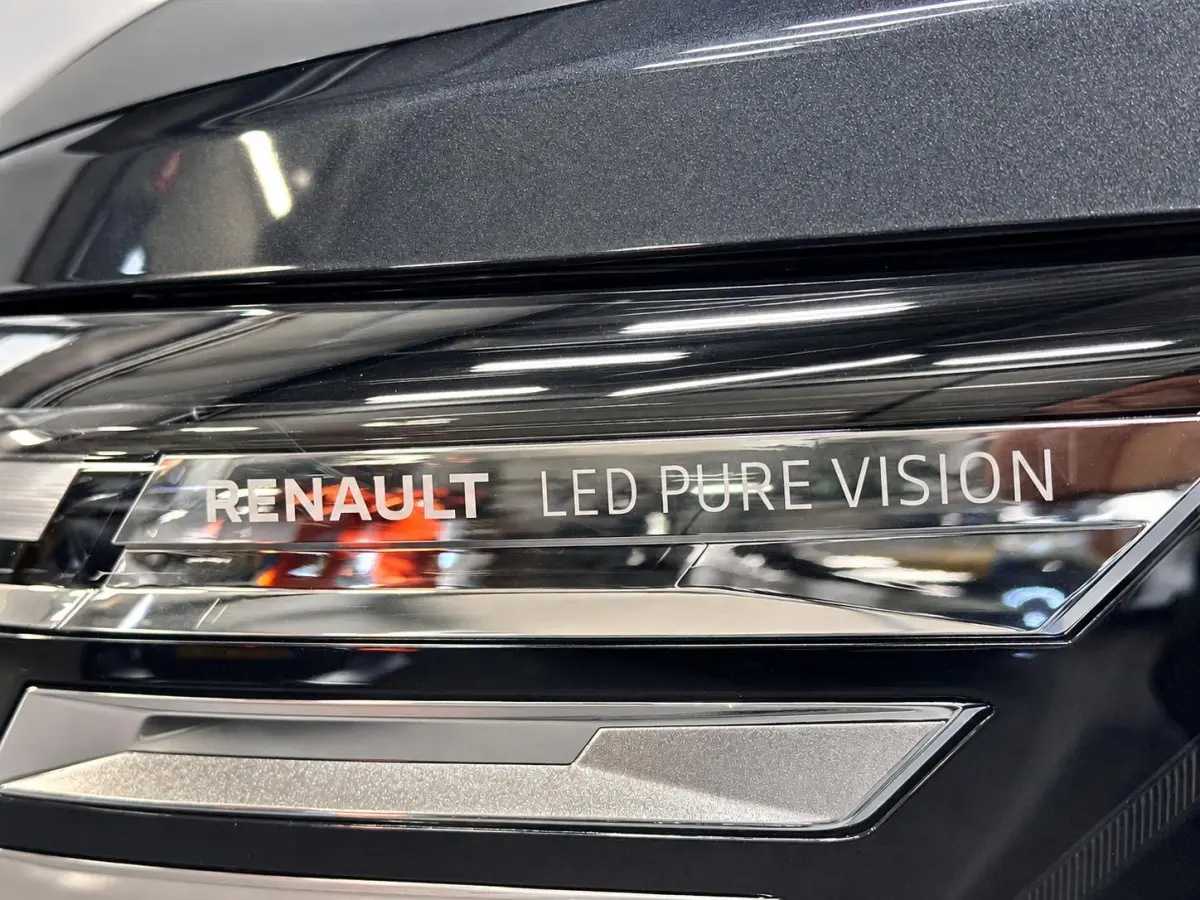 2.0 dCi 130 T30 L2H1 Comfort Dubbele Cabine Keyless Entry Trekhaak Camera LED Koplampen Navigatie Cruise Control Parkeersensoren rondom