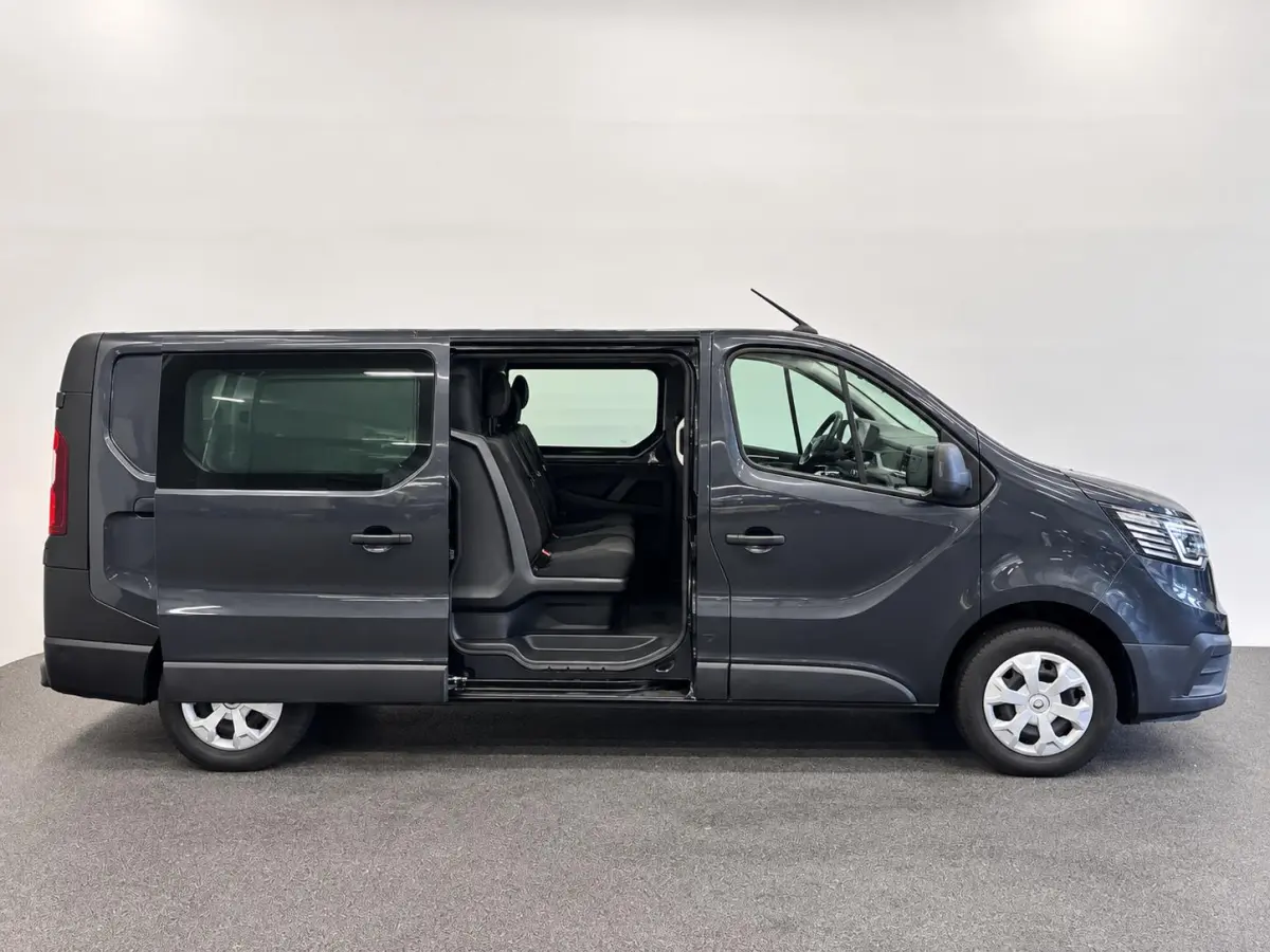 2.0 dCi 130 T30 L2H1 Comfort Dubbele Cabine Keyless Entry Trekhaak Camera LED Koplampen Navigatie Cruise Control Parkeersensoren rondom