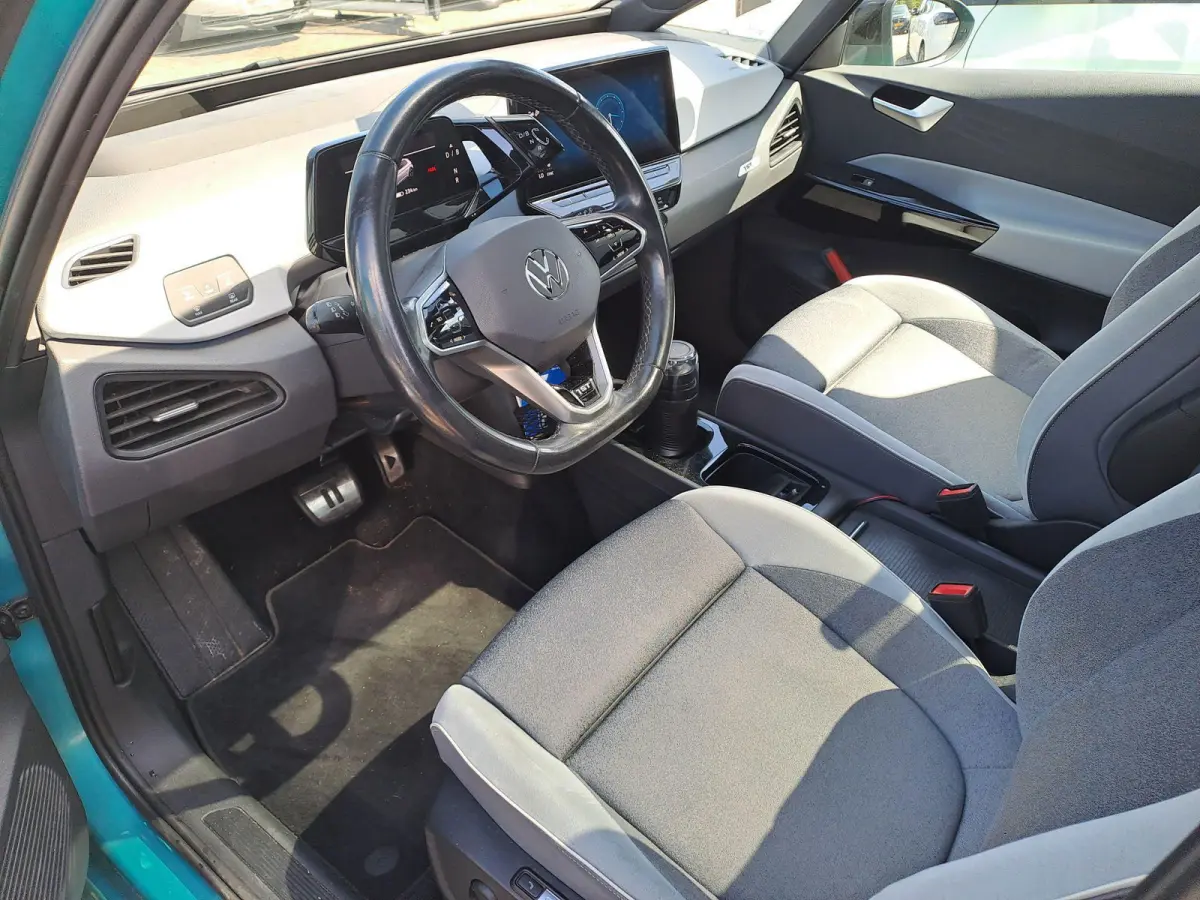 First Max 58 kWh 204 PK | SoH ..% | Automaat | Panoramdak | Navigatie | Camera | Head-up display | Keyless Access | Climatronic | Adaptive Cruise Control | Apple Carplay | Android Auto |