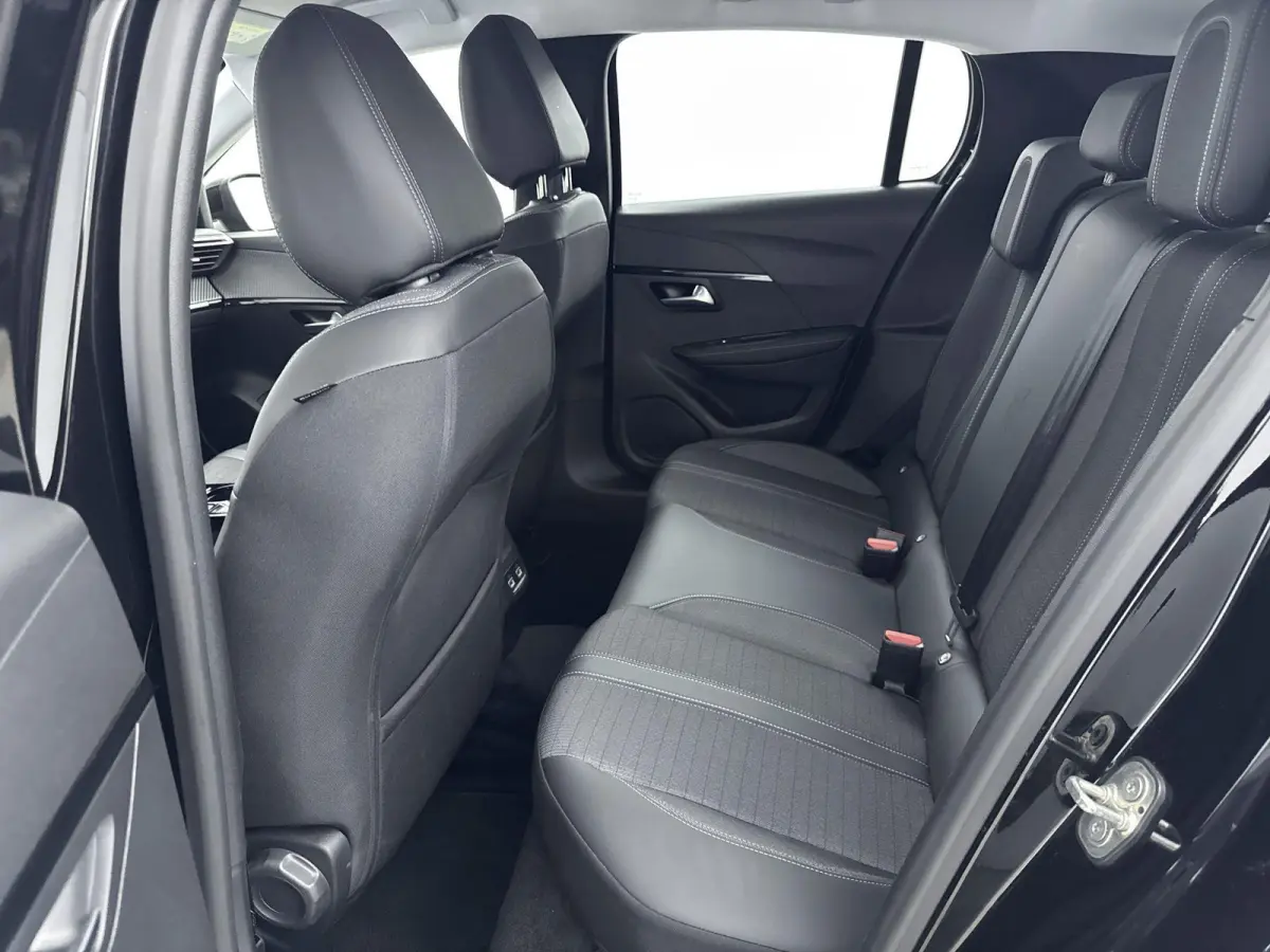 EV Allure Pack 50 kWh | ACCU: 93% | Lichtmetalen velgen | Apple CarPlay/Android Auto |