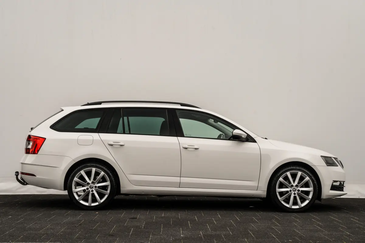 1.0 TSi Ambi. Business | Trekhaak | PDC | Carplay | 18 Inch LMV | Org. NL