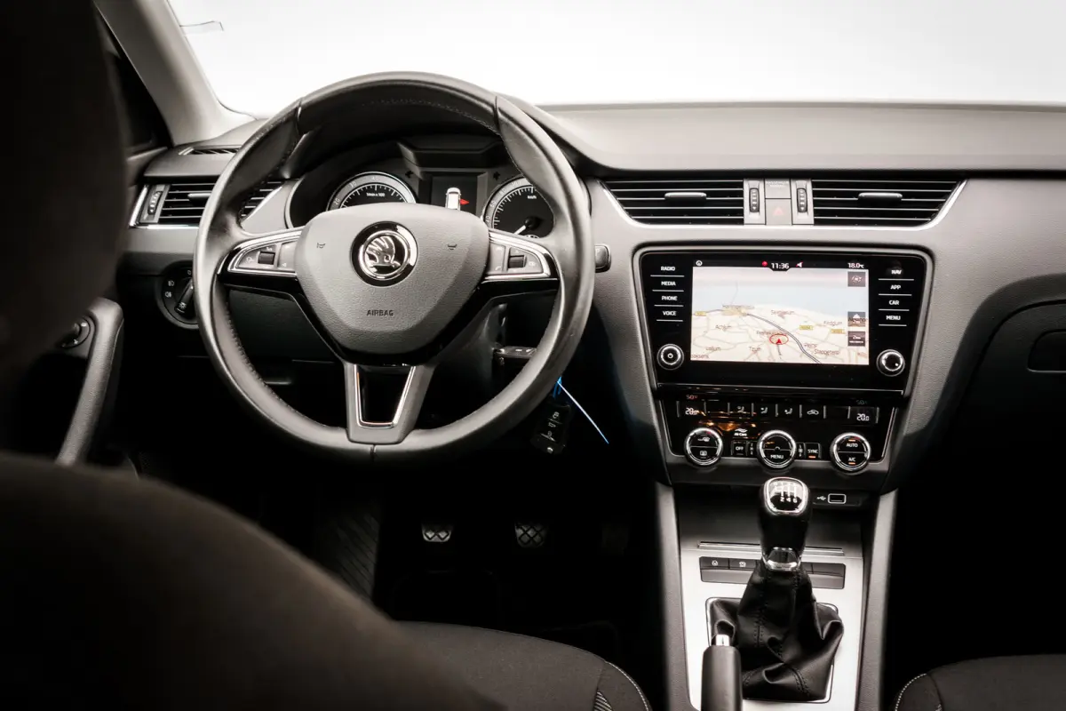 1.0 TSi Ambi. Business | Trekhaak | PDC | Carplay | 18 Inch LMV | Org. NL