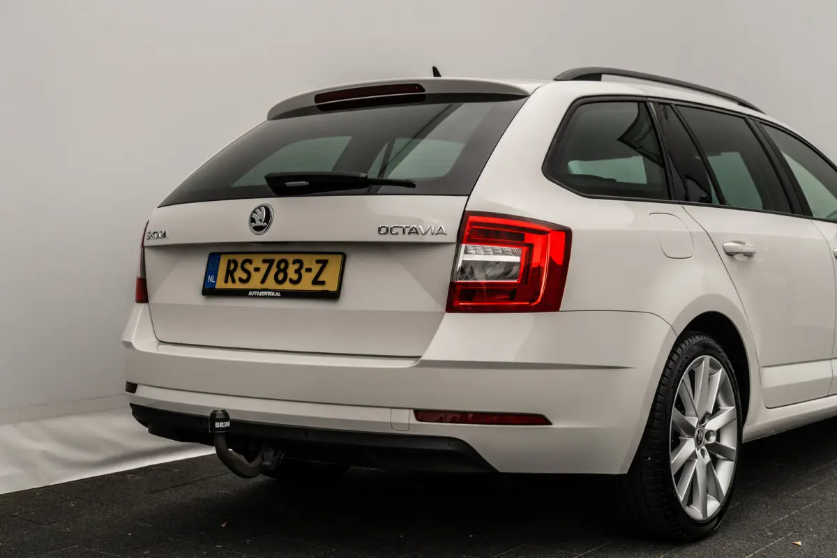 1.0 TSi Ambi. Business | Trekhaak | PDC | Carplay | 18 Inch LMV | Org. NL