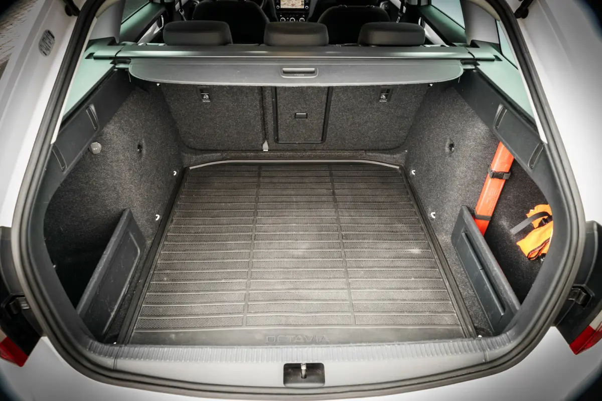 1.0 TSi Ambi. Business | Trekhaak | PDC | Carplay | 18 Inch LMV | Org. NL