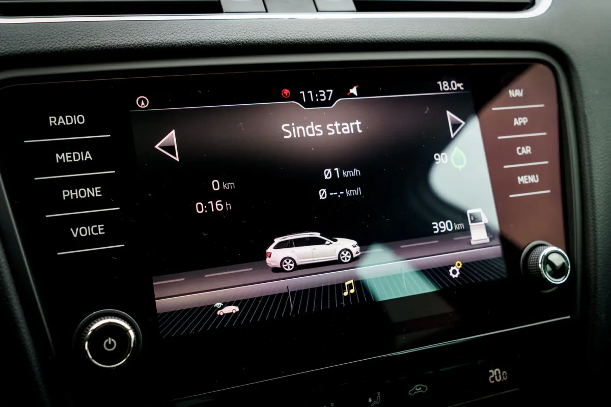 1.0 TSi Ambi. Business | Trekhaak | PDC | Carplay | 18 Inch LMV | Org. NL