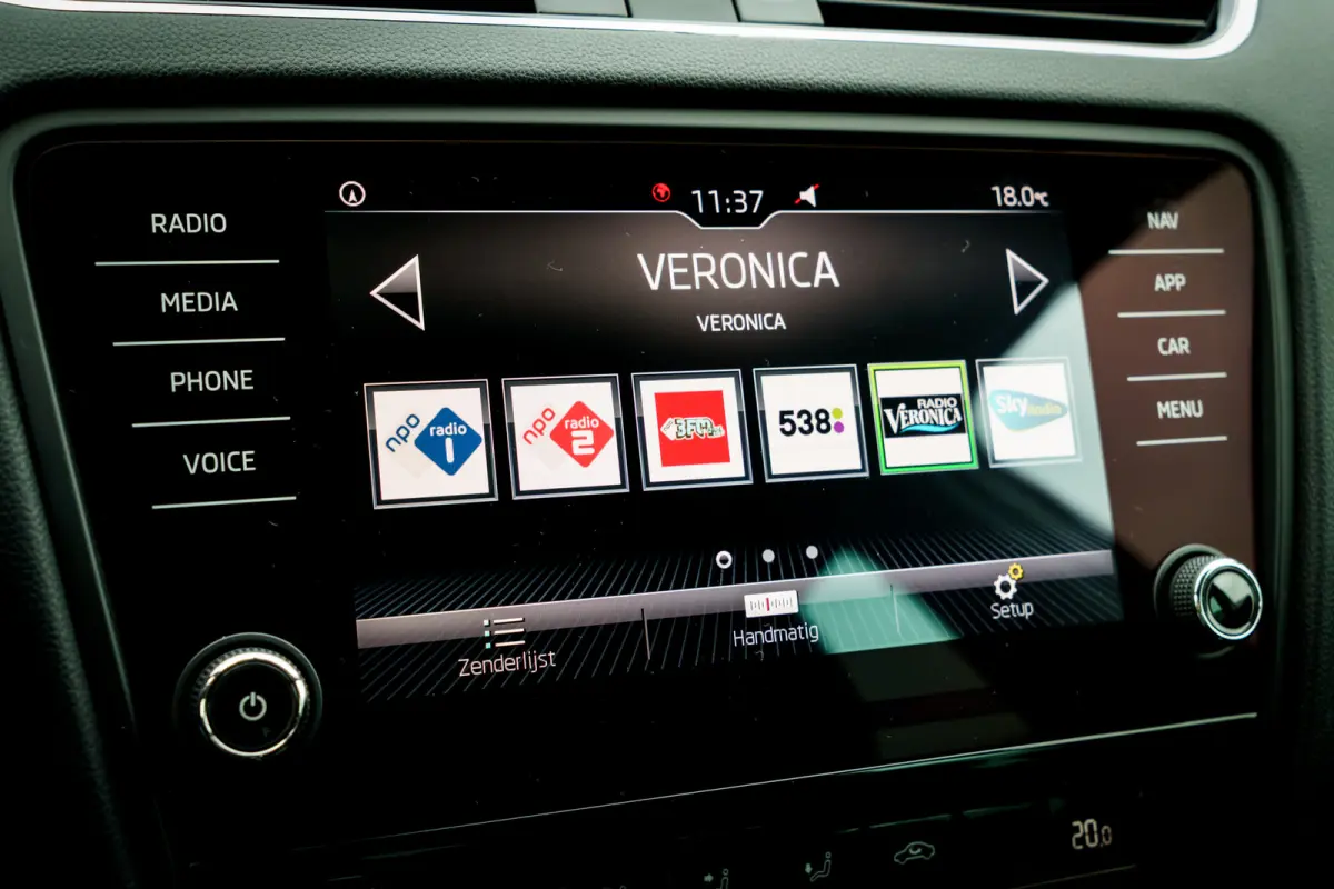 1.0 TSi Ambi. Business | Trekhaak | PDC | Carplay | 18 Inch LMV | Org. NL