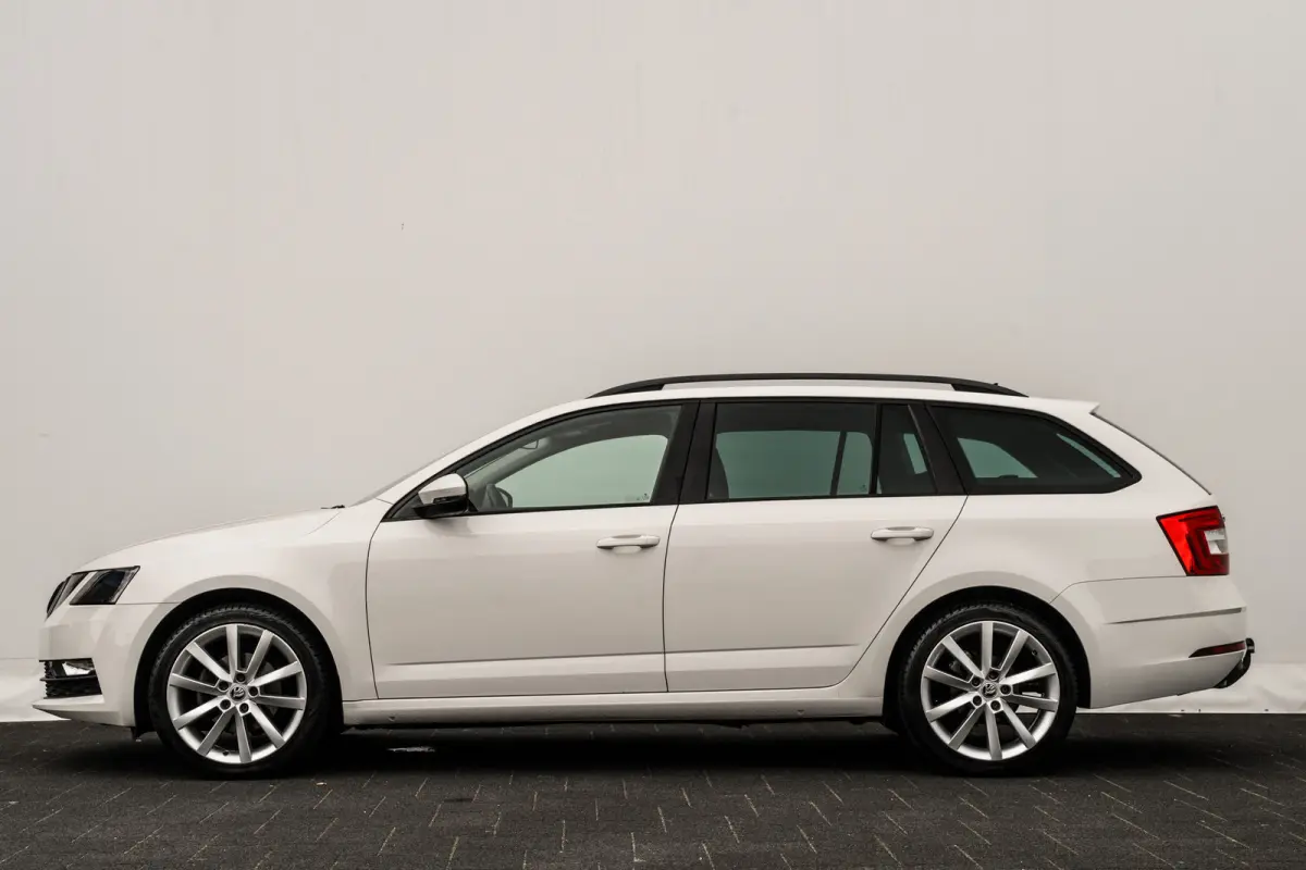 1.0 TSi Ambi. Business | Trekhaak | PDC | Carplay | 18 Inch LMV | Org. NL