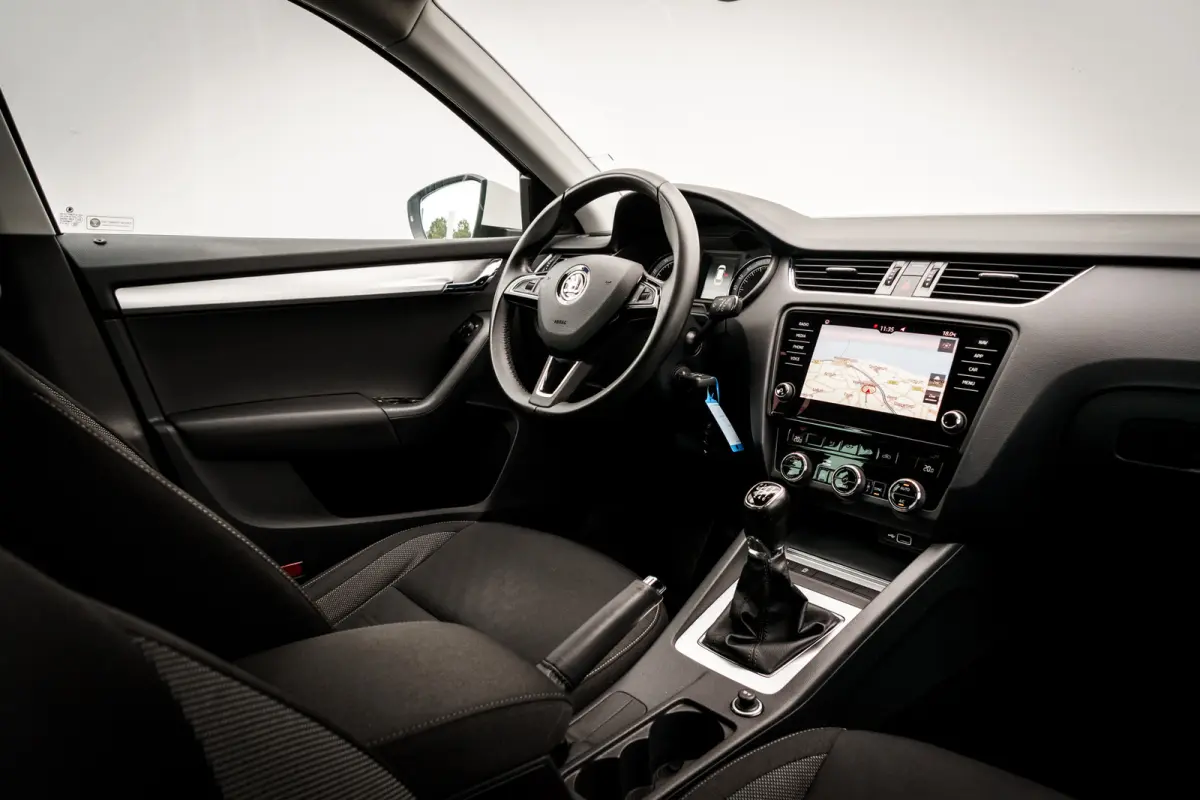 1.0 TSi Ambi. Business | Trekhaak | PDC | Carplay | 18 Inch LMV | Org. NL