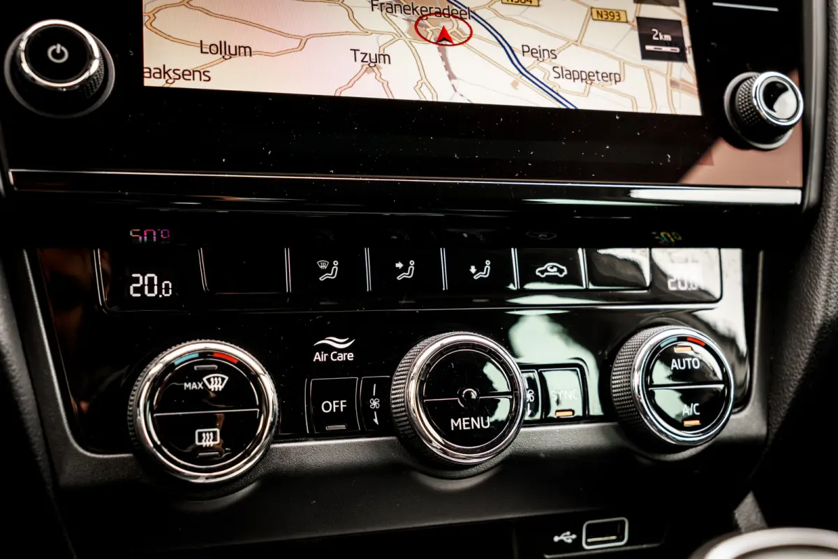 1.0 TSi Ambi. Business | Trekhaak | PDC | Carplay | 18 Inch LMV | Org. NL