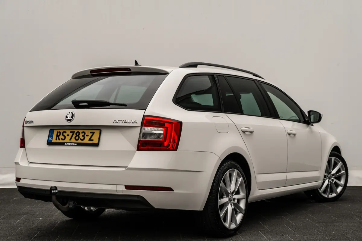 1.0 TSi Ambi. Business | Trekhaak | PDC | Carplay | 18 Inch LMV | Org. NL