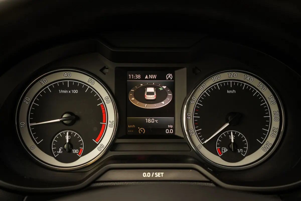1.0 TSi Ambi. Business | Trekhaak | PDC | Carplay | 18 Inch LMV | Org. NL