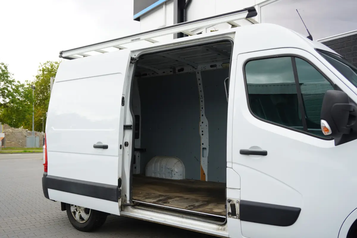 2.3 dCi 135PK L2H2 EURO 6 - Airco - Cruise - Imperiaal - €15.950,- Excl.