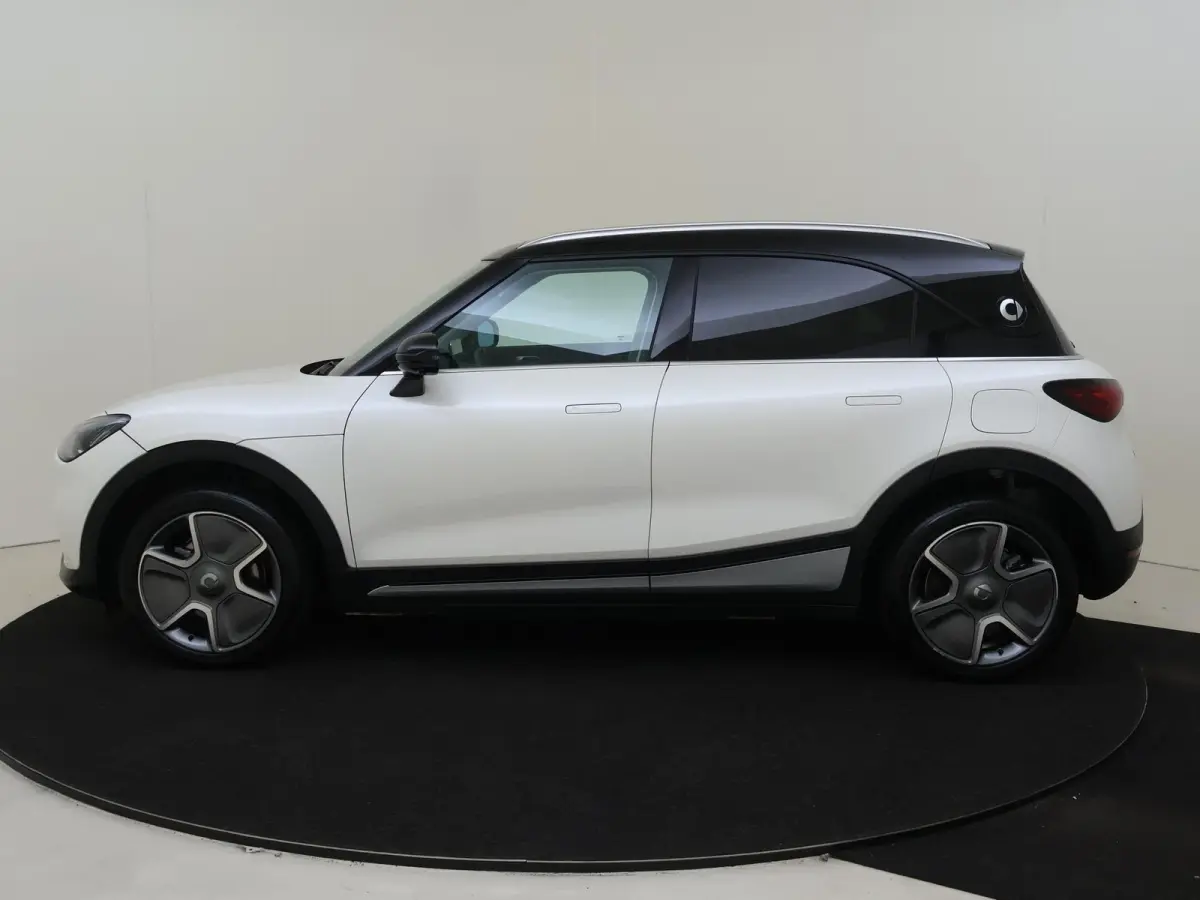 Pro+ / Stoelverwarming / 360Graden-Camera / Elektrisch-verstelbare stoelen / Apple-Android auto  /
