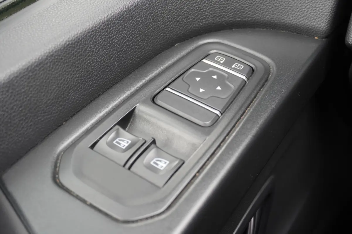 2.0 dCi 130PK EURO 6 - Airco - Navi - Cruise - €15.950,- Excl.