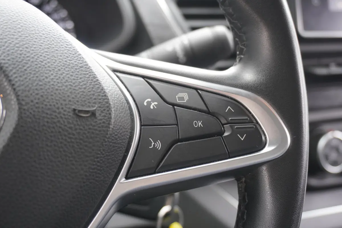 2.0 dCi 130PK EURO 6 - Airco - Navi - Cruise - €15.950,- Excl.