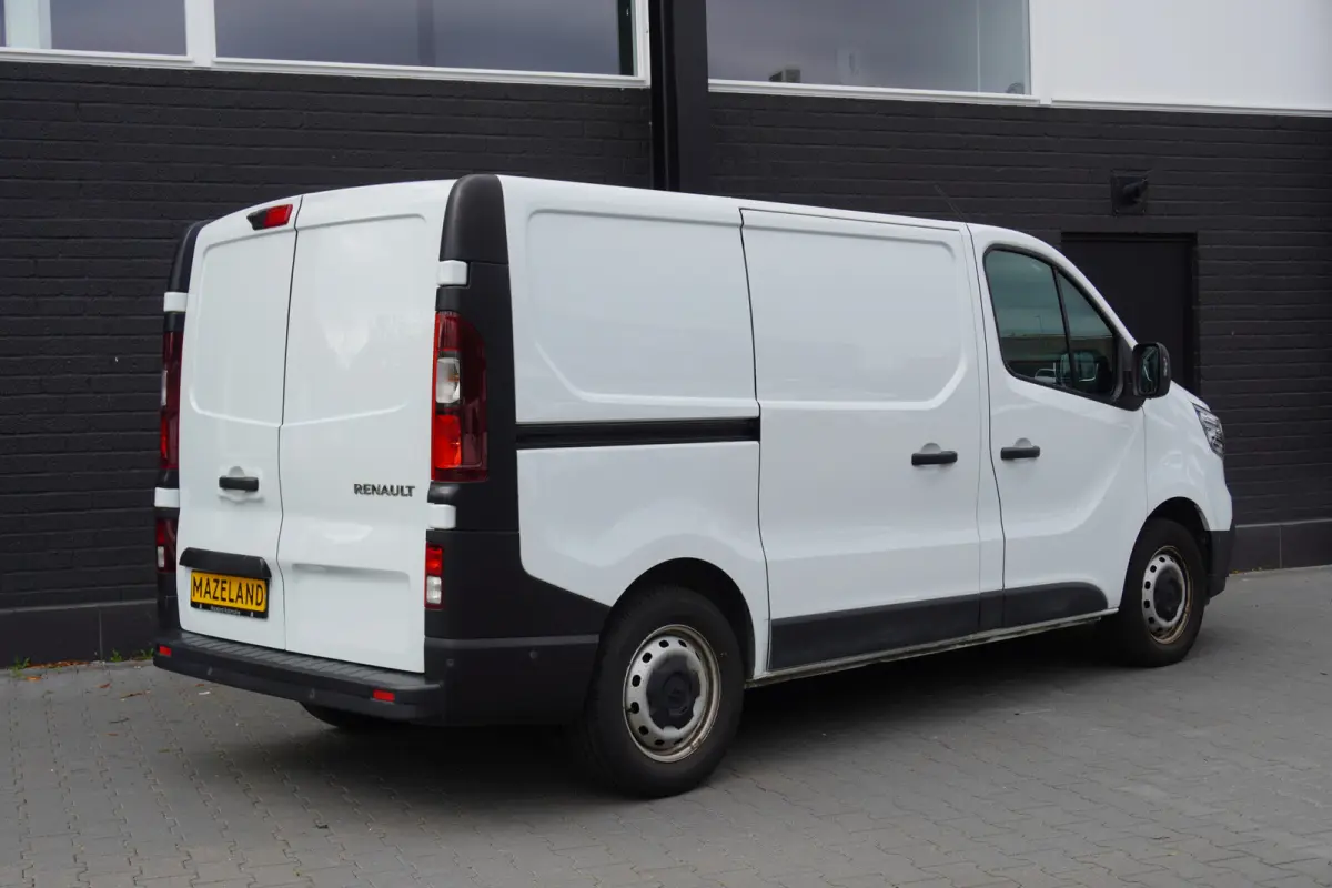 2.0 dCi 130PK EURO 6 - Airco - Navi - Cruise - €15.950,- Excl.