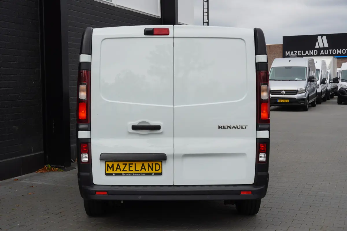2.0 dCi 130PK EURO 6 - Airco - Navi - Cruise - €15.950,- Excl.