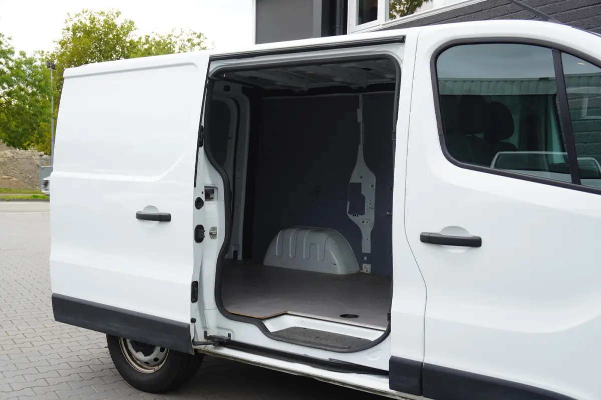 2.0 dCi 130PK EURO 6 - Airco - Navi - Cruise - €15.950,- Excl.