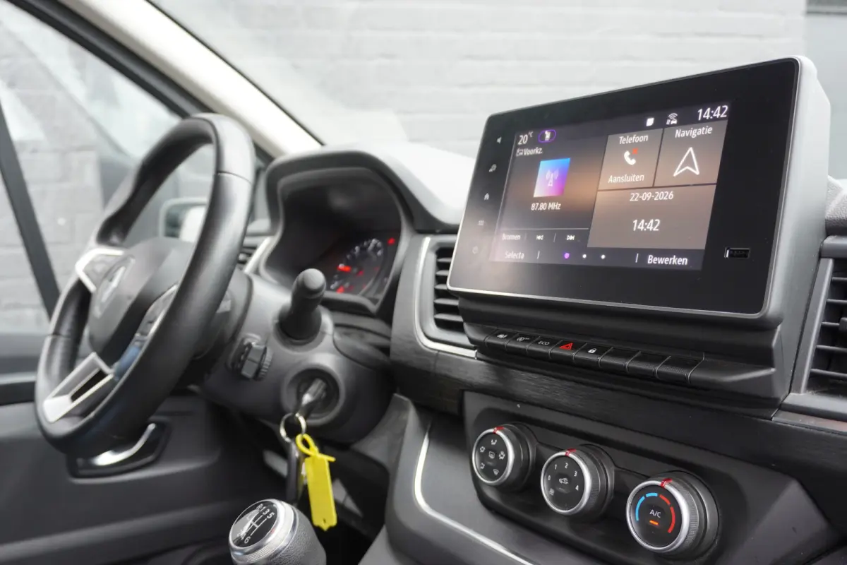 2.0 dCi 130PK EURO 6 - Airco - Navi - Cruise - €15.950,- Excl.