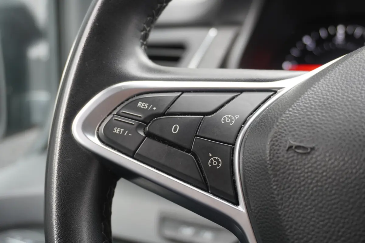 2.0 dCi 130PK EURO 6 - Airco - Navi - Cruise - €15.950,- Excl.