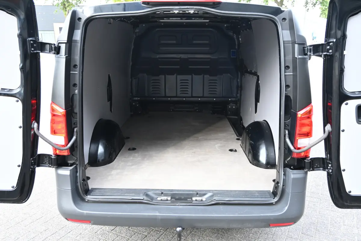 114 CDI L2 Distronic, 2500 KG trekhaak, Navigatie met camera