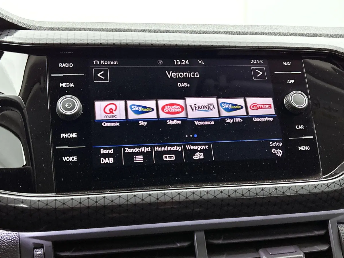 1.0 TSI Style | Automaat  |Navigatie | Camera | Parkeersensoren | All-season banden |