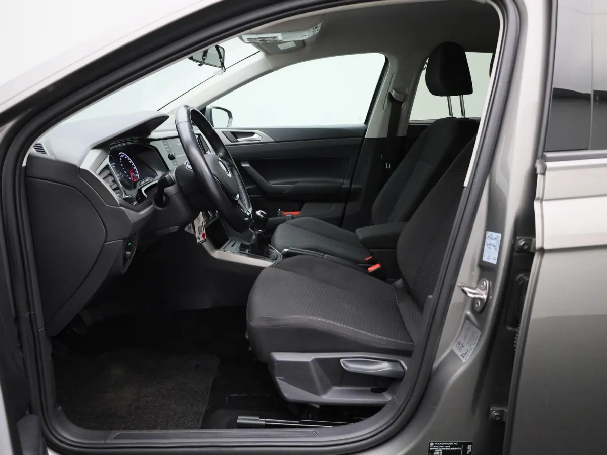 1.0 TSI R-Line Edition | 95 PK | Carplay / Android Auto | Airco | Parkeersensoren | Parkeercamera |