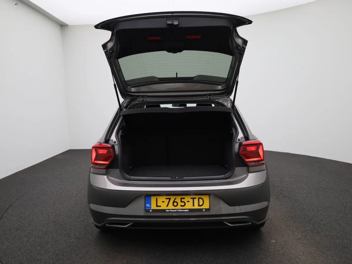 1.0 TSI R-Line Edition | 95 PK | Carplay / Android Auto | Airco | Parkeersensoren | Parkeercamera |