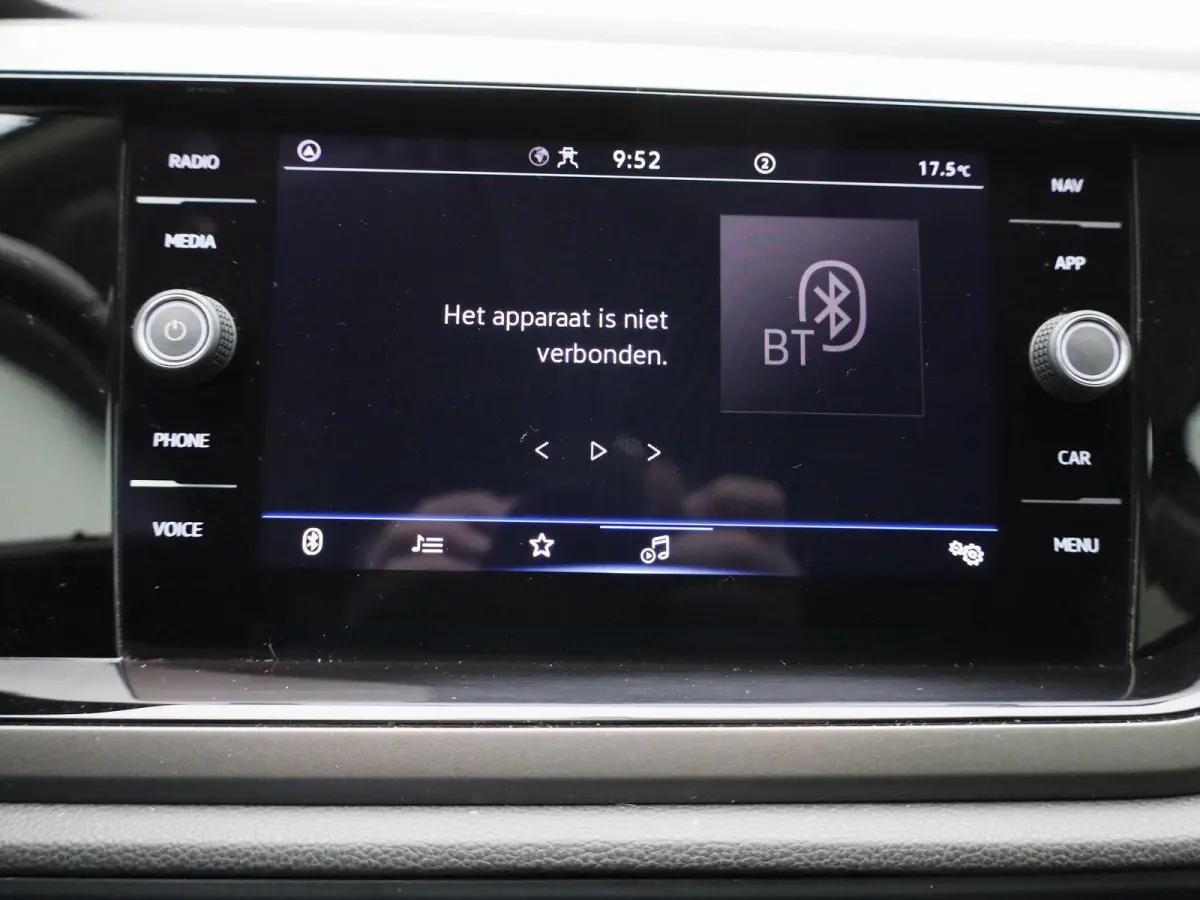 1.0 TSI R-Line Edition | 95 PK | Carplay / Android Auto | Airco | Parkeersensoren | Parkeercamera |
