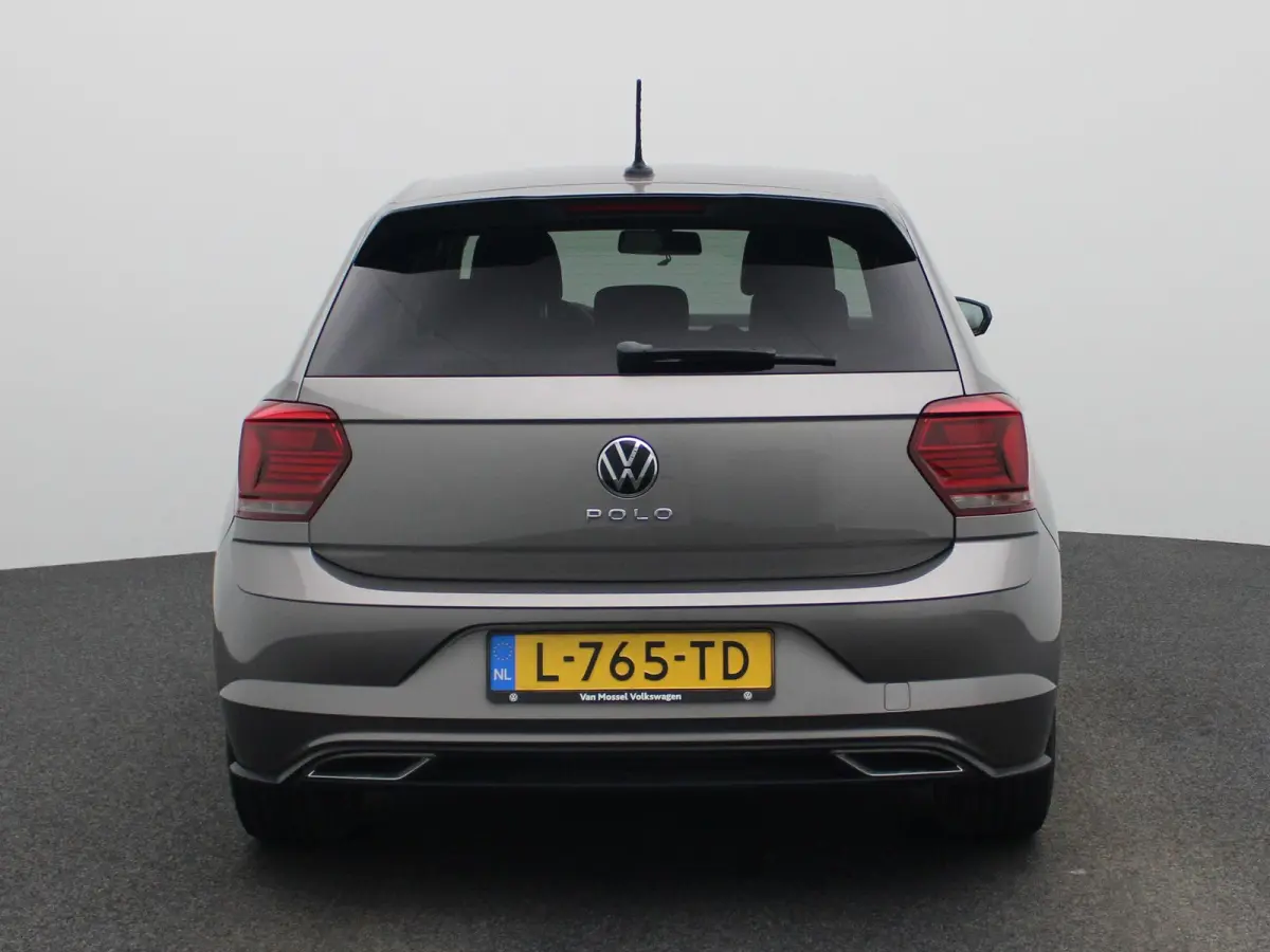 1.0 TSI R-Line Edition | 95 PK | Carplay / Android Auto | Airco | Parkeersensoren | Parkeercamera |