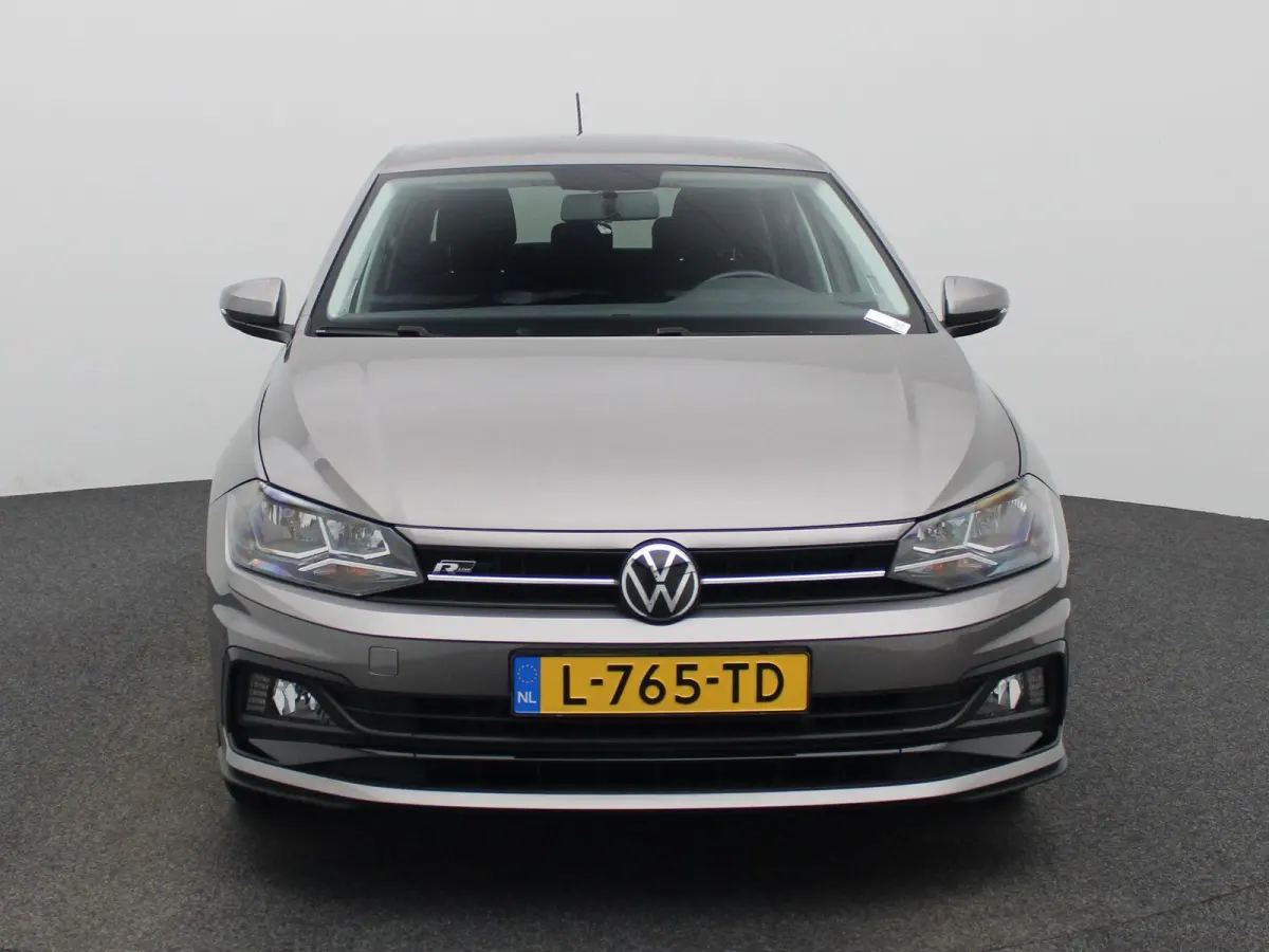 1.0 TSI R-Line Edition | 95 PK | Carplay / Android Auto | Airco | Parkeersensoren | Parkeercamera |