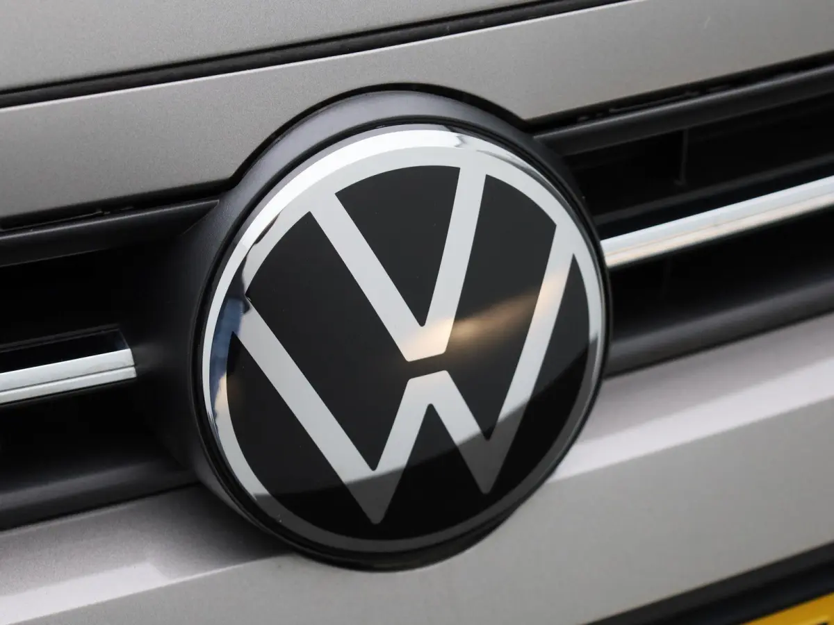 1.0 TSI R-Line Edition | 95 PK | Carplay / Android Auto | Airco | Parkeersensoren | Parkeercamera |