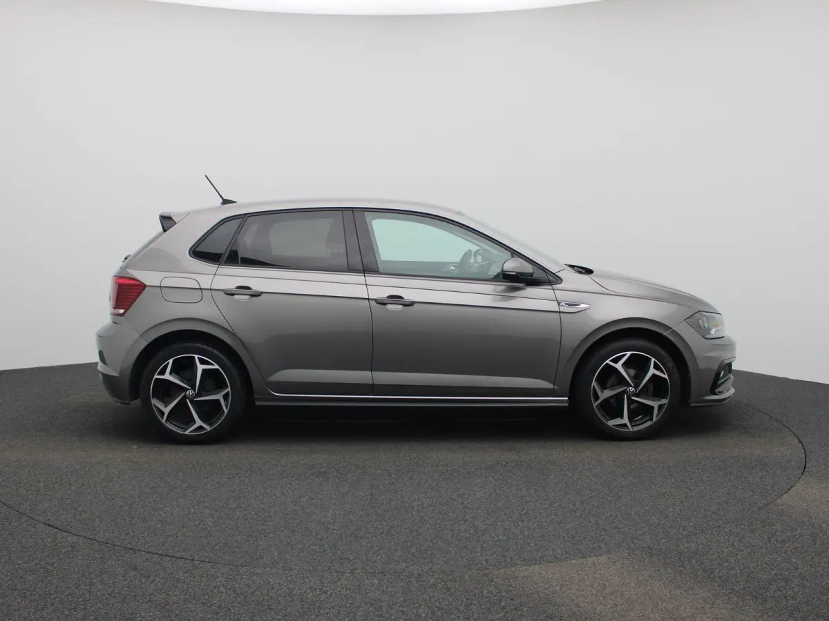 1.0 TSI R-Line Edition | 95 PK | Carplay / Android Auto | Airco | Parkeersensoren | Parkeercamera |
