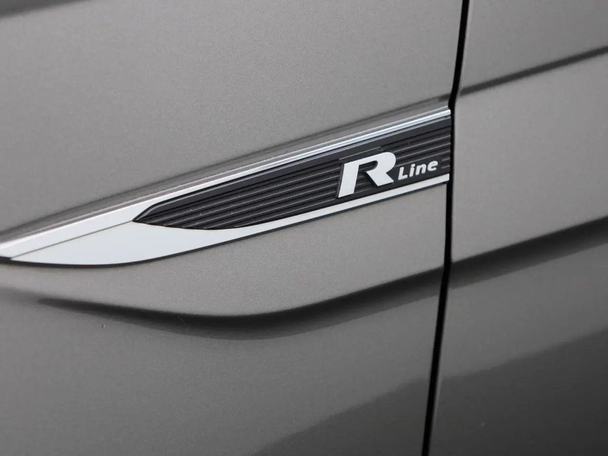 1.0 TSI R-Line Edition | 95 PK | Carplay / Android Auto | Airco | Parkeersensoren | Parkeercamera |