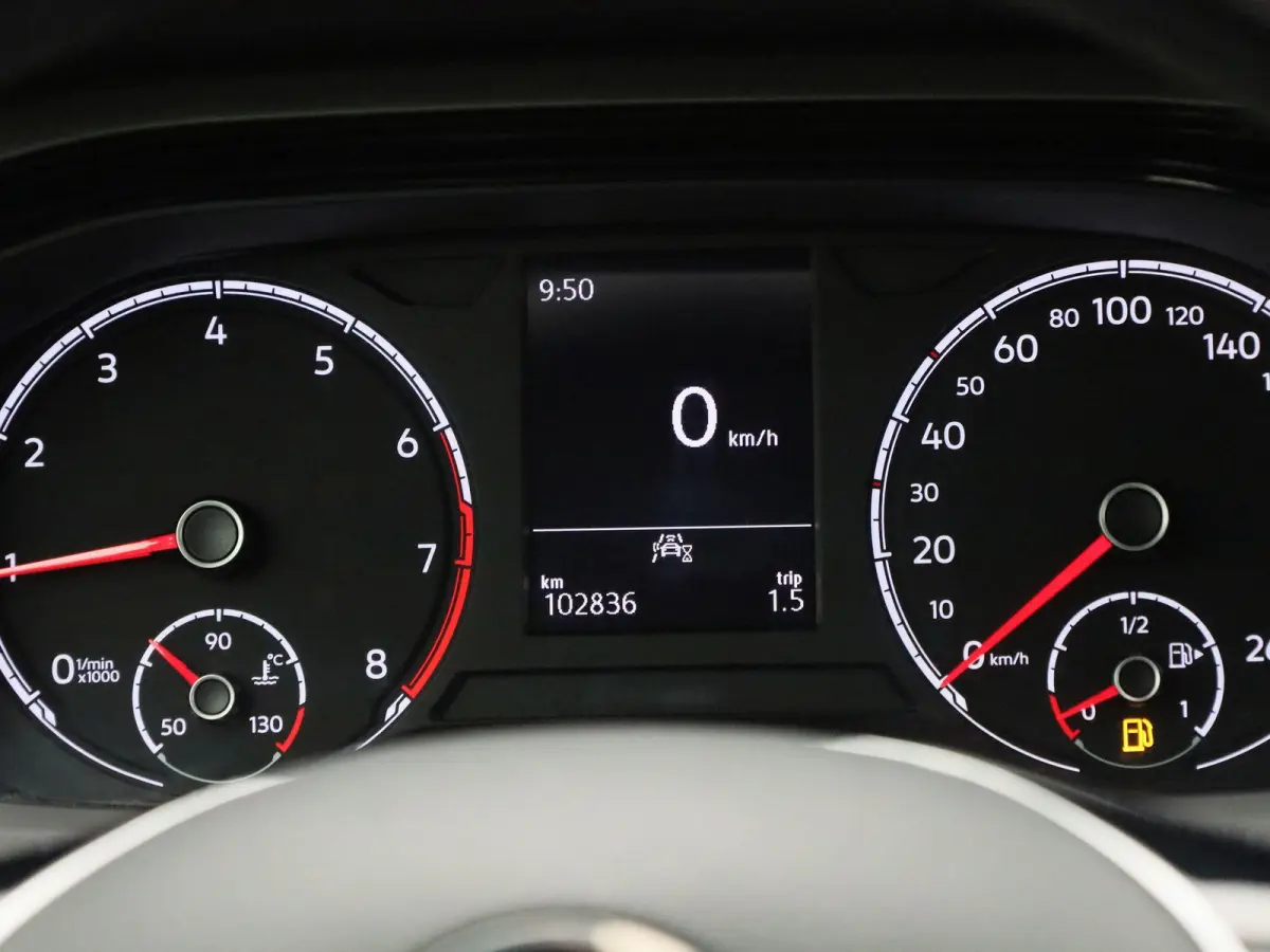1.0 TSI R-Line Edition | 95 PK | Carplay / Android Auto | Airco | Parkeersensoren | Parkeercamera |